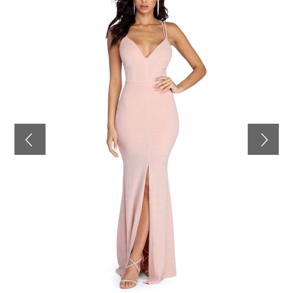 Elegant Pink Sleeveless Gown